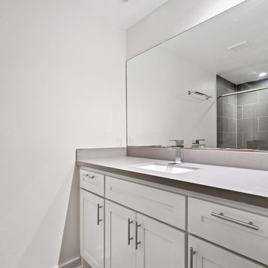 Houston Apartment: 1717 Norfolk