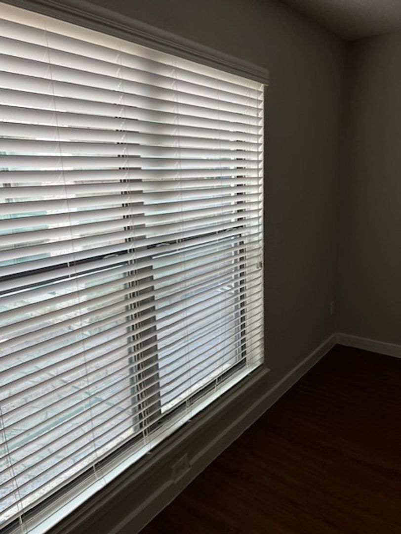 Houston Apartment: 400 Westmoreland St.