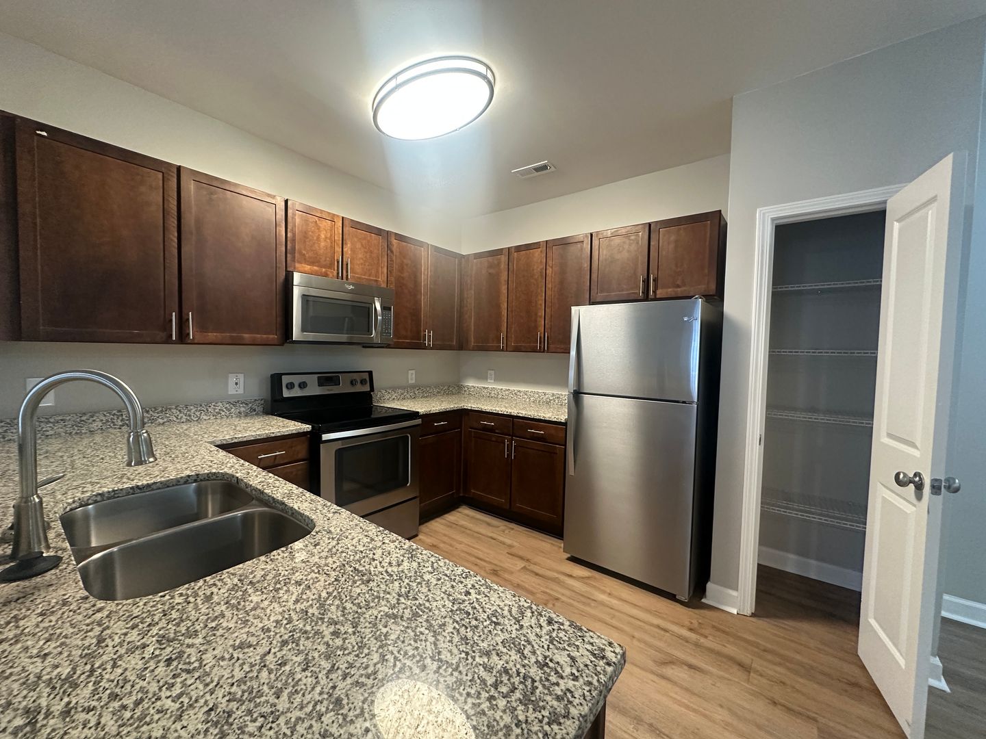 Scott Depot Apartment: 98 Devonshire Drive