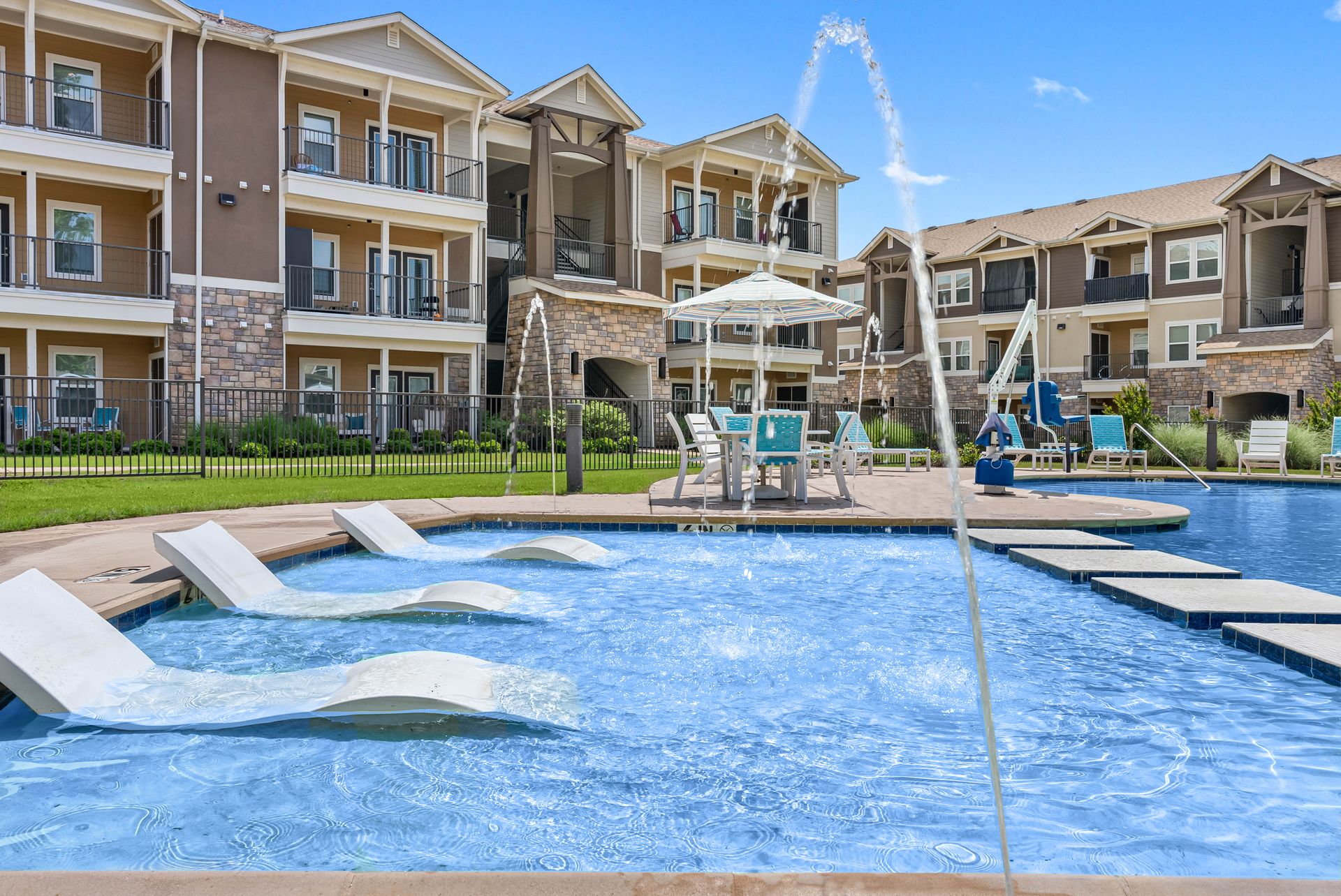 Memphis Apartment: 7885 Silver Spur Circle North