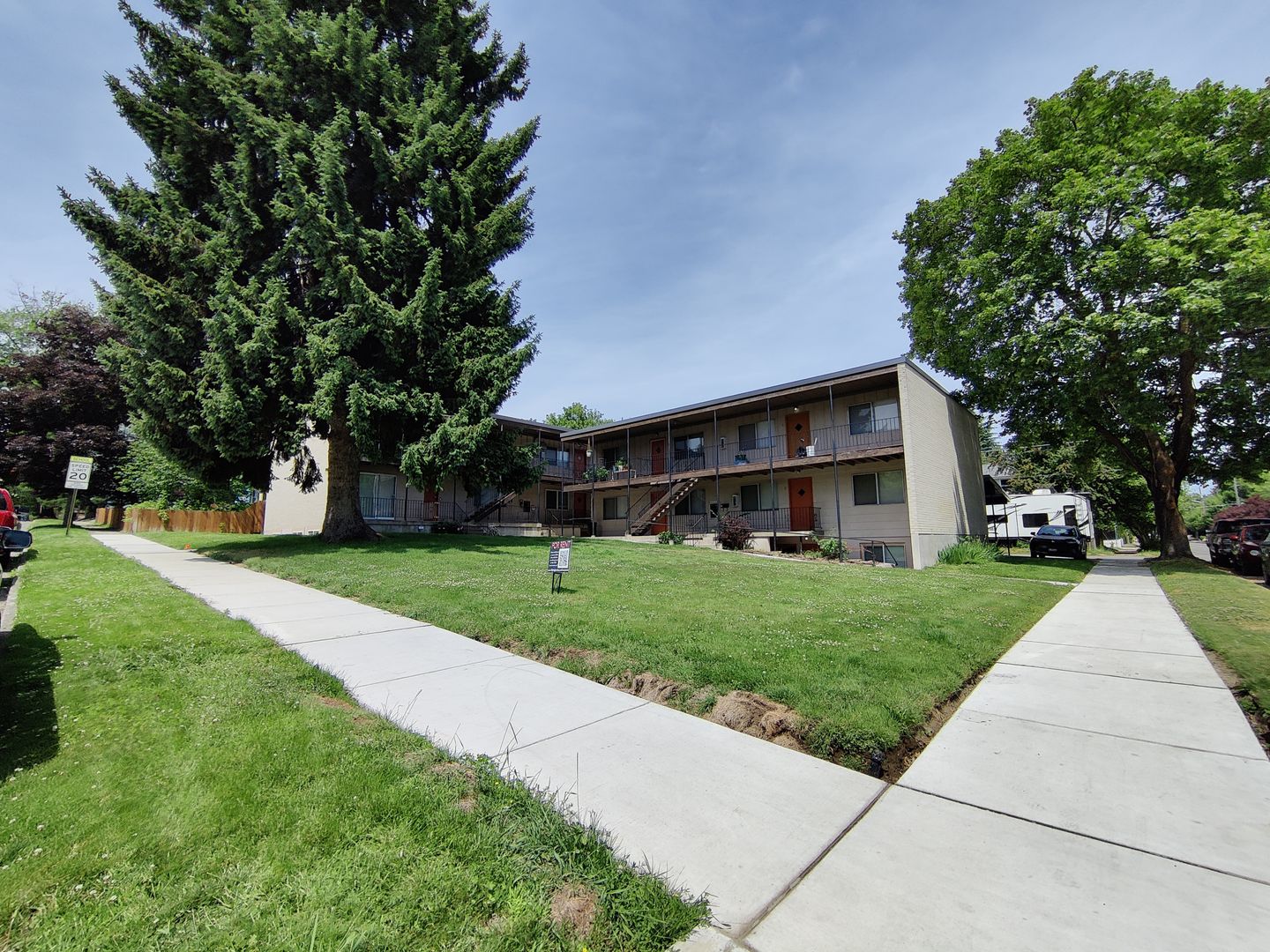 Coeur d Alene Apartment: 1023 & 1025 Coeur d Alene Ave