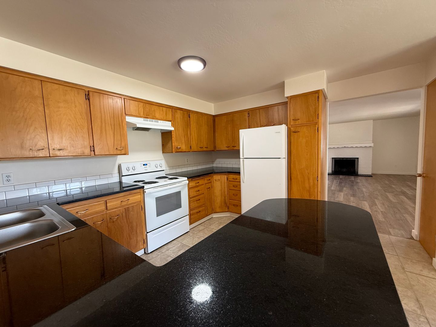 Coeur d Alene Apartment: 1023 & 1025 Coeur d Alene Ave