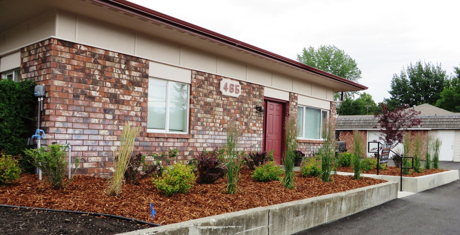 Hayden Apartment: 465 E Hayden Ave