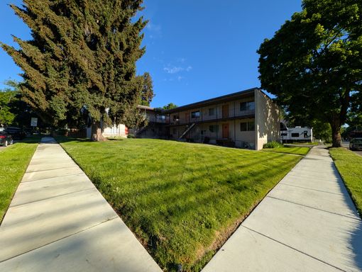 Completely Renovated Downtown Coeur d'Alene Apartment! 1 bedroom 1 bath basement Level Unit