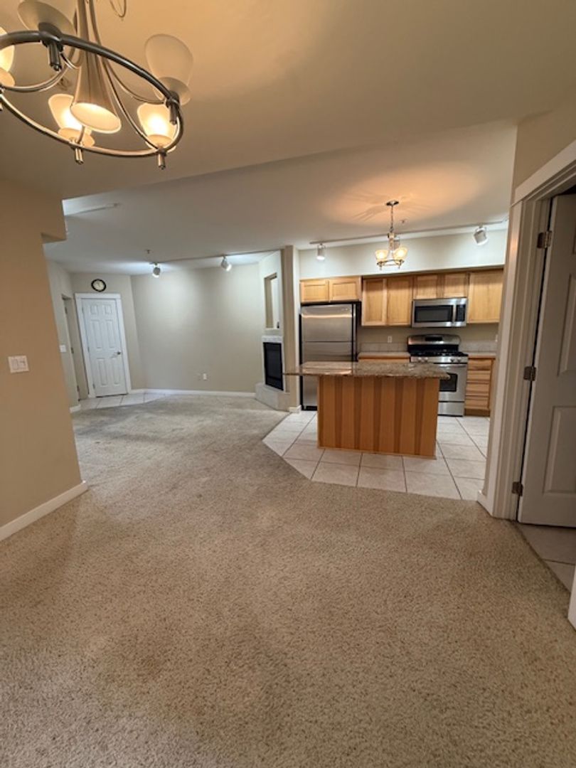 Coeur d' Alene Apartment: 621 E Lakeside Ave