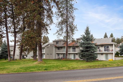 beautiful spacious 2 bedroom 2 bath unit in Hayden