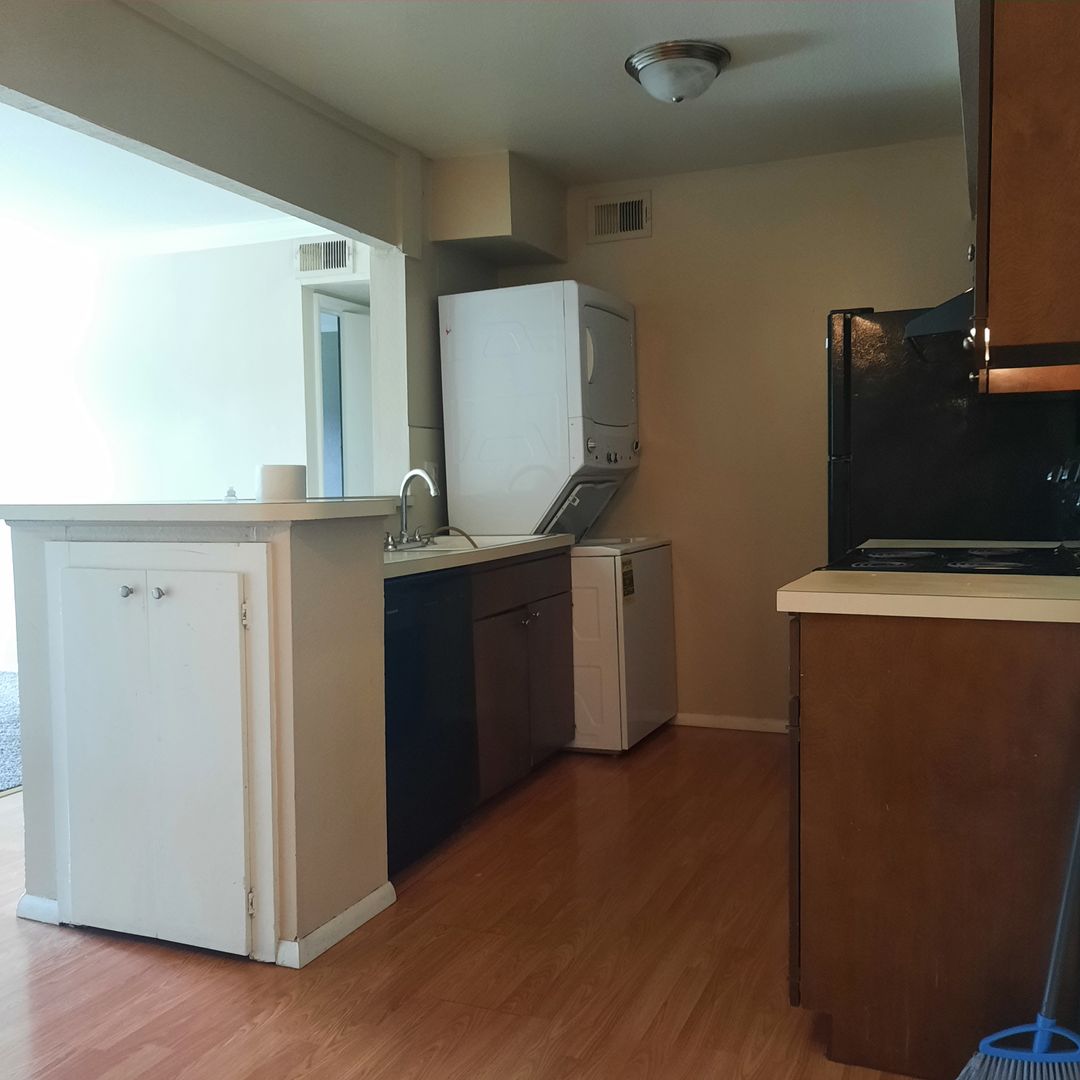 Tulsa Apartment: 5990 E. 33rd Ct.