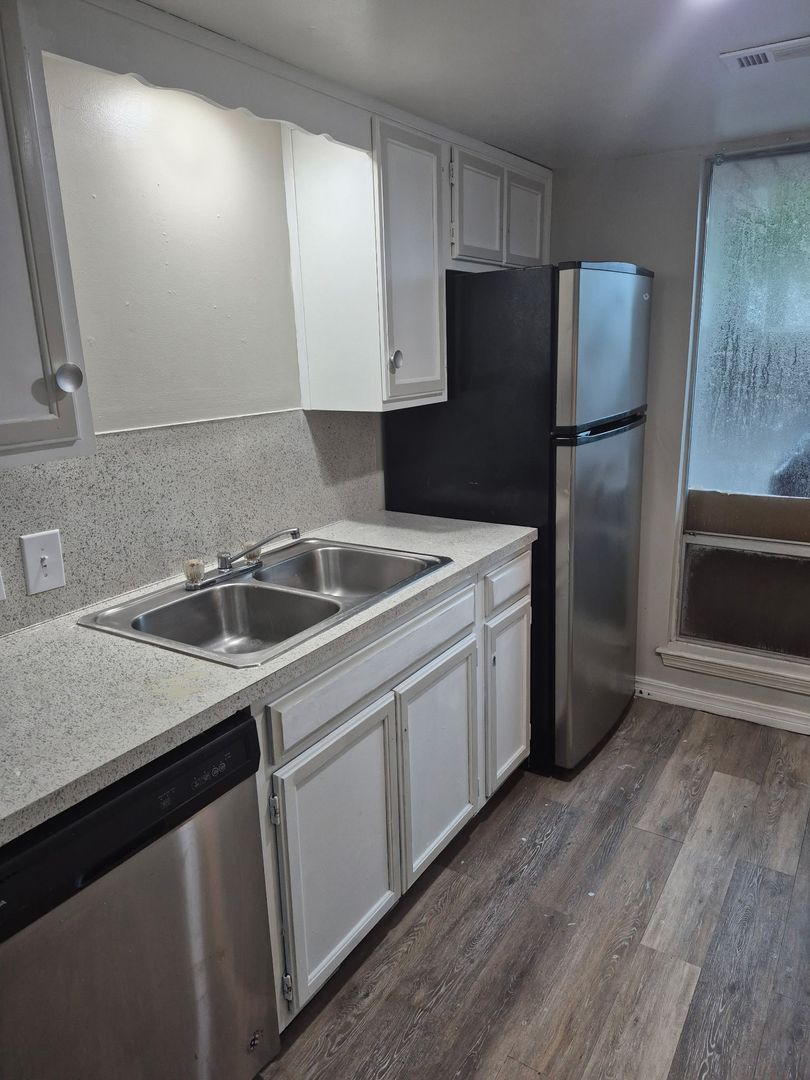 Tulsa Apartment: 5110 S.. Delaware Pl