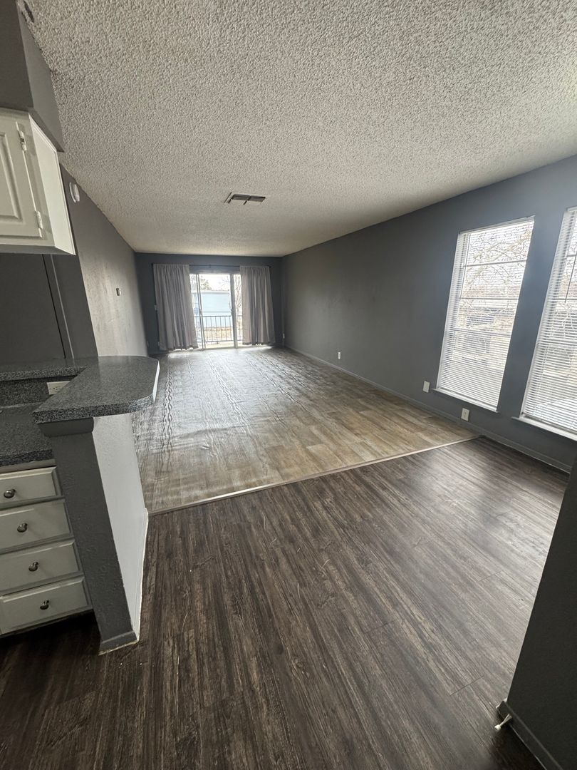 Tulsa Apartment: 2405 E. 55th Pl Unit 18