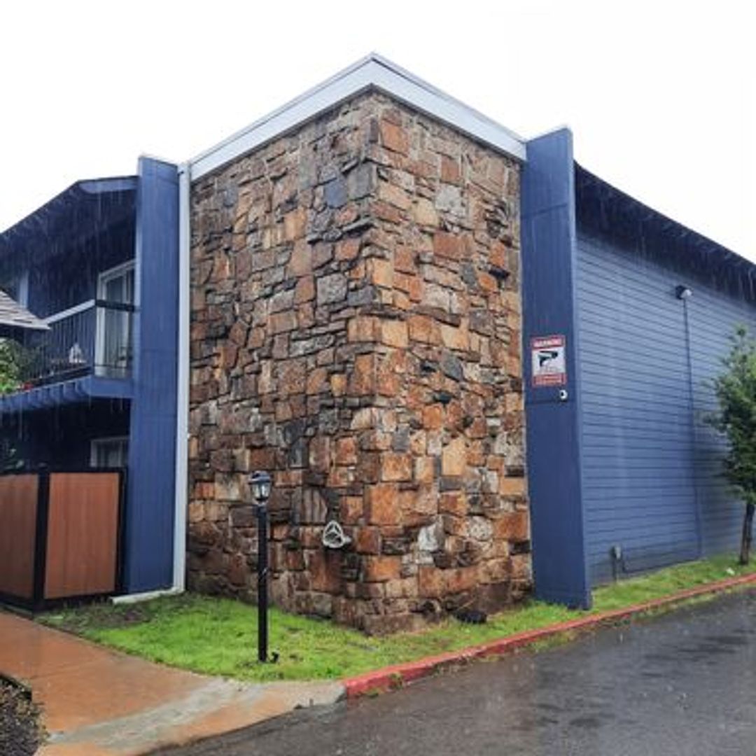 Tulsa Apartment: 5978 E. 33rd Ct.