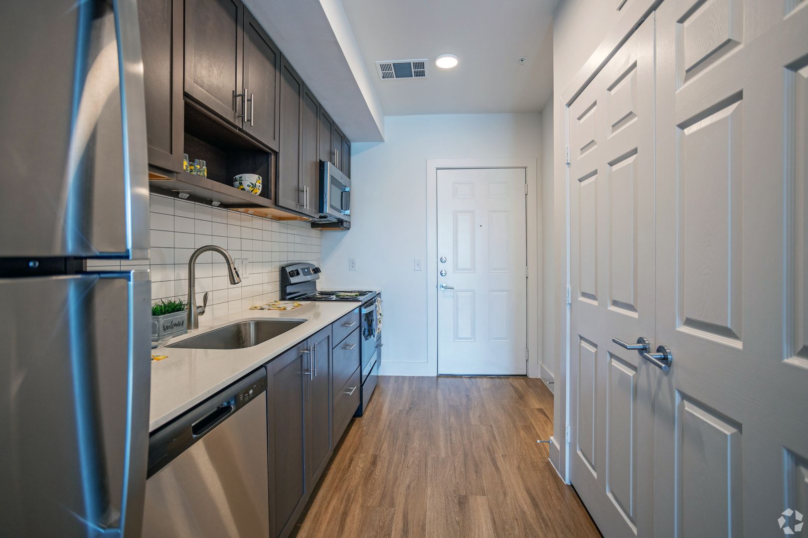 Austin Apartment: 413 Navasota Street