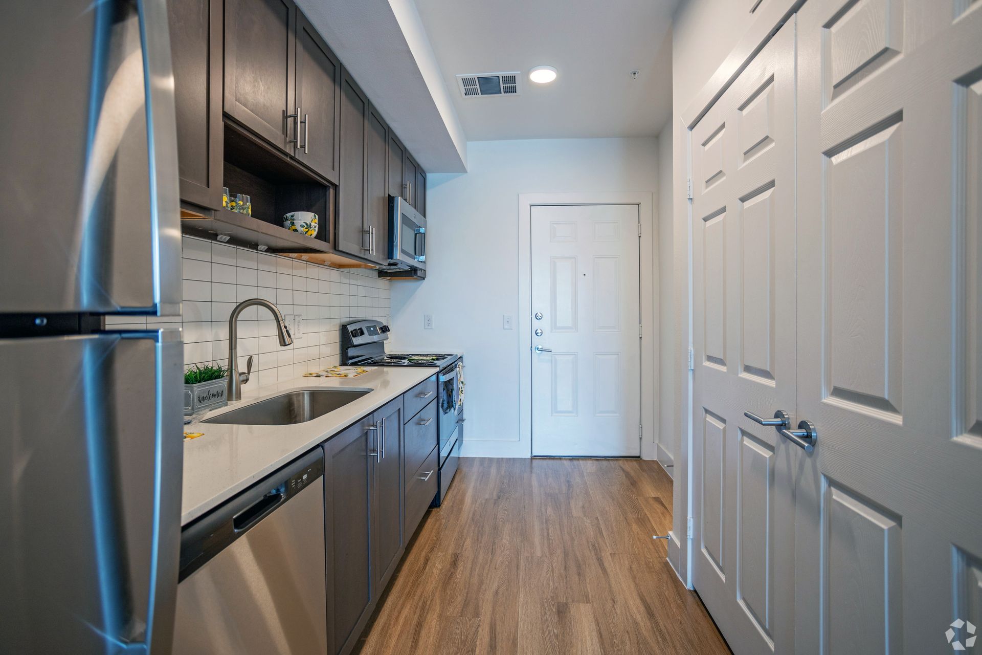 Austin Apartment: 413 Navasota Street