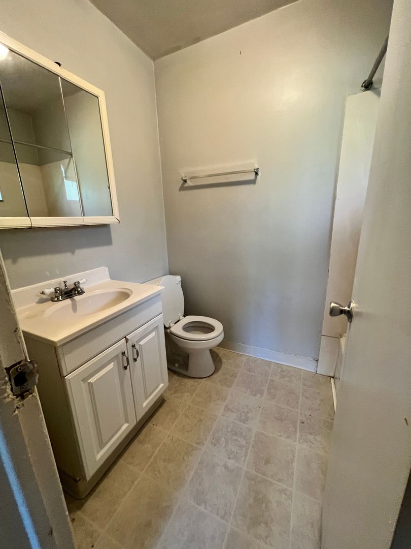 Minneapolis Apartment: 1924 Emerson Ave S