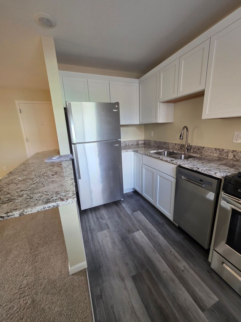 Minneapolis Apartment: 982-986 15th Ave SE