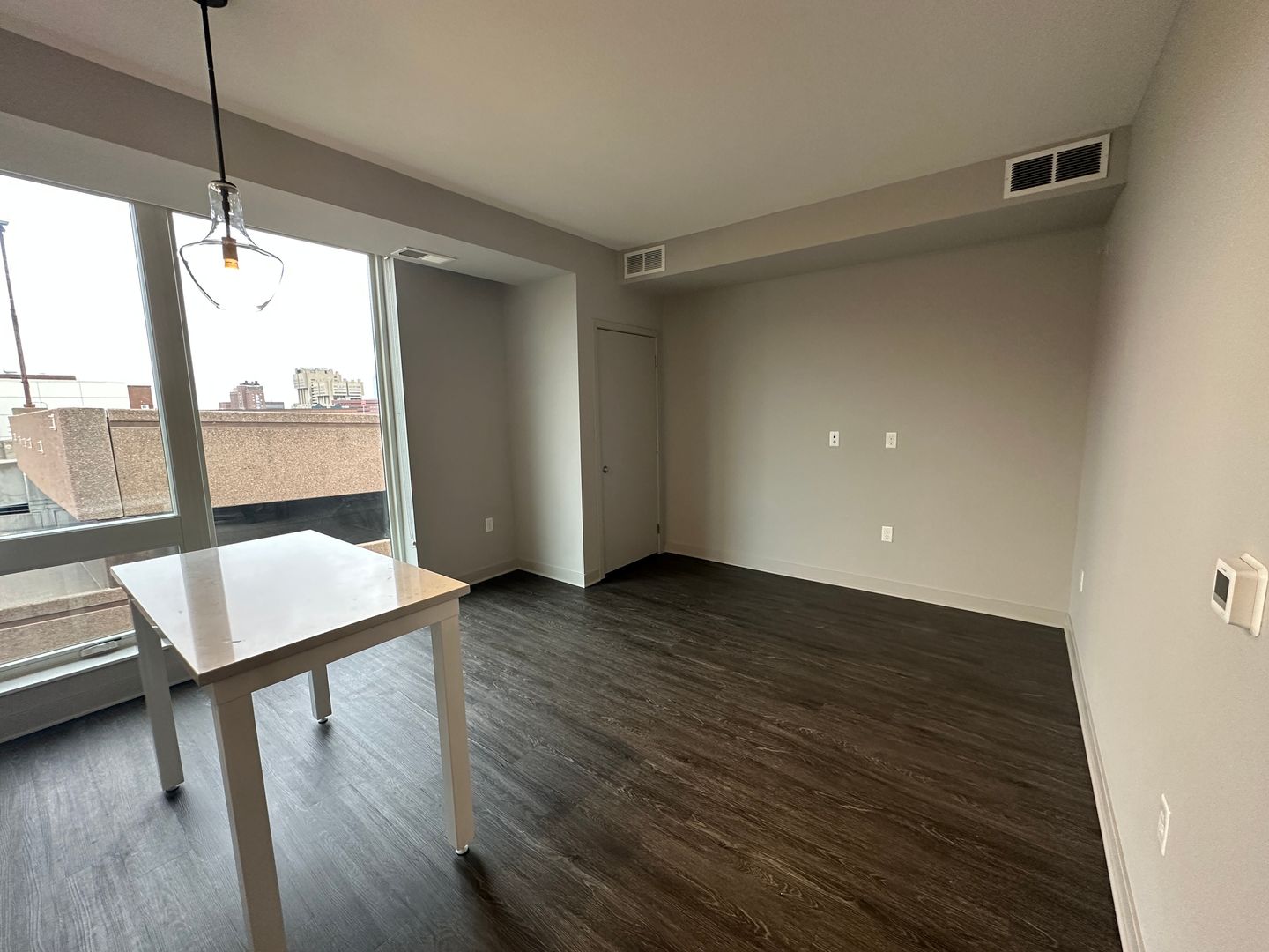 Luna Apartments 8 of 15
