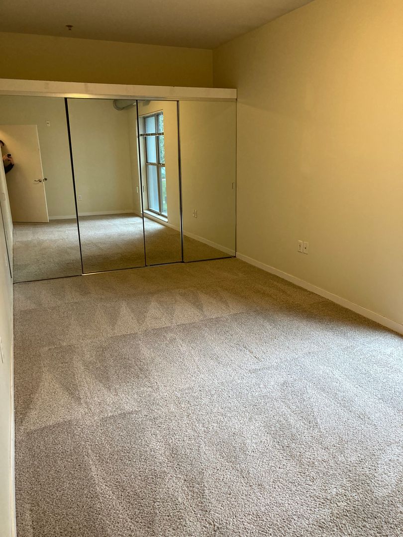 Minneapolis Apartment: 1000 University Ave SE