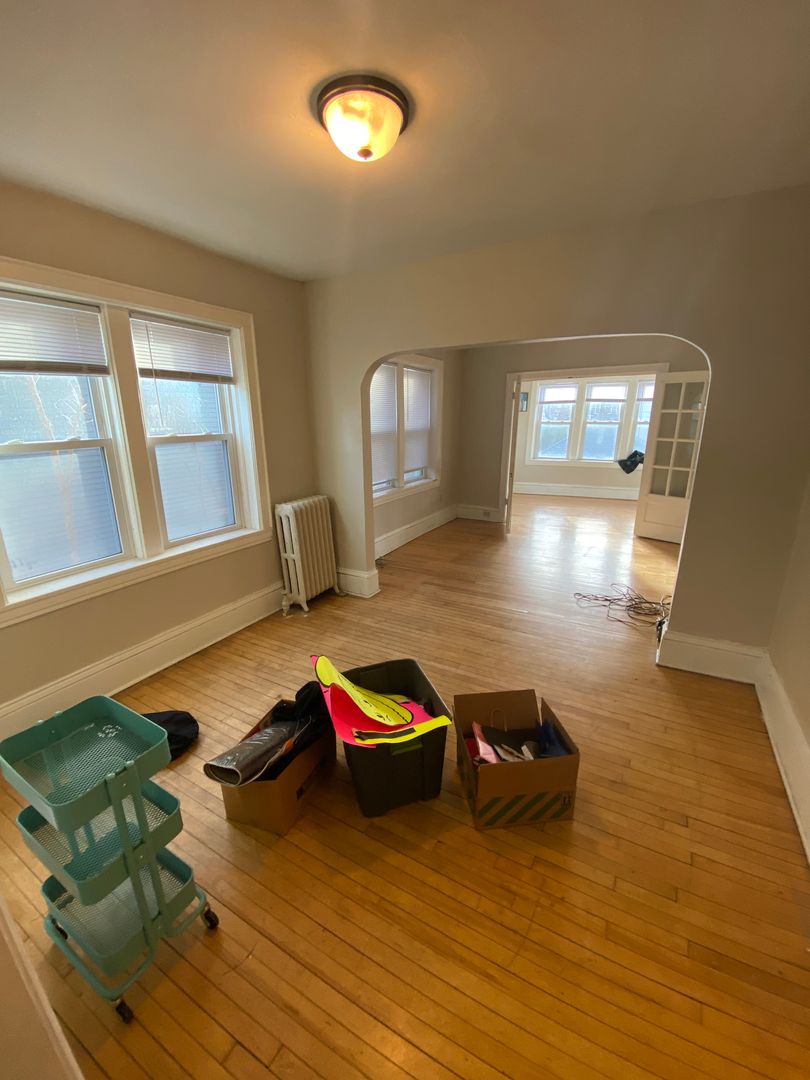 Minneapolis Apartment: 2118 Dupont Avenue South