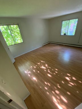 Studio Apartment in Uptown! – photo 1