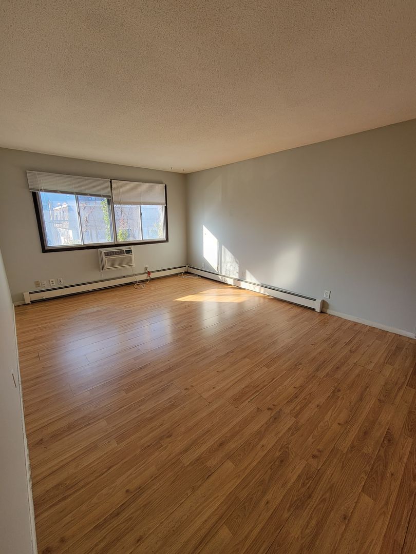 1314 West 28th Street 7 of 9