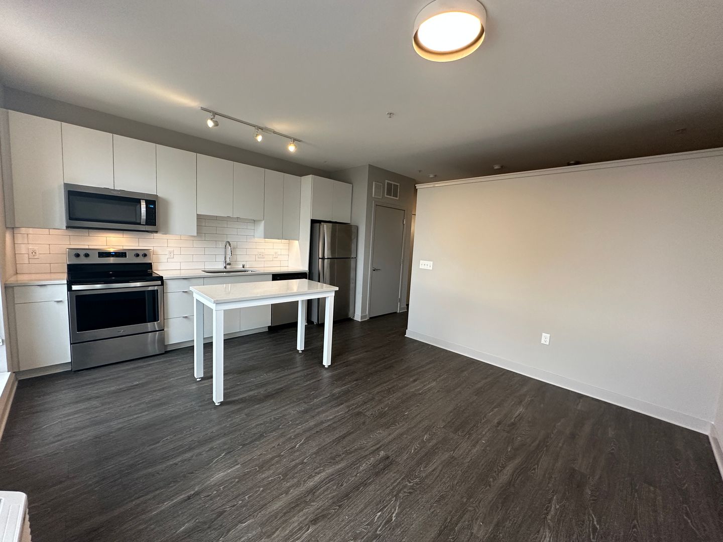 Luna Apartments 36 of 64