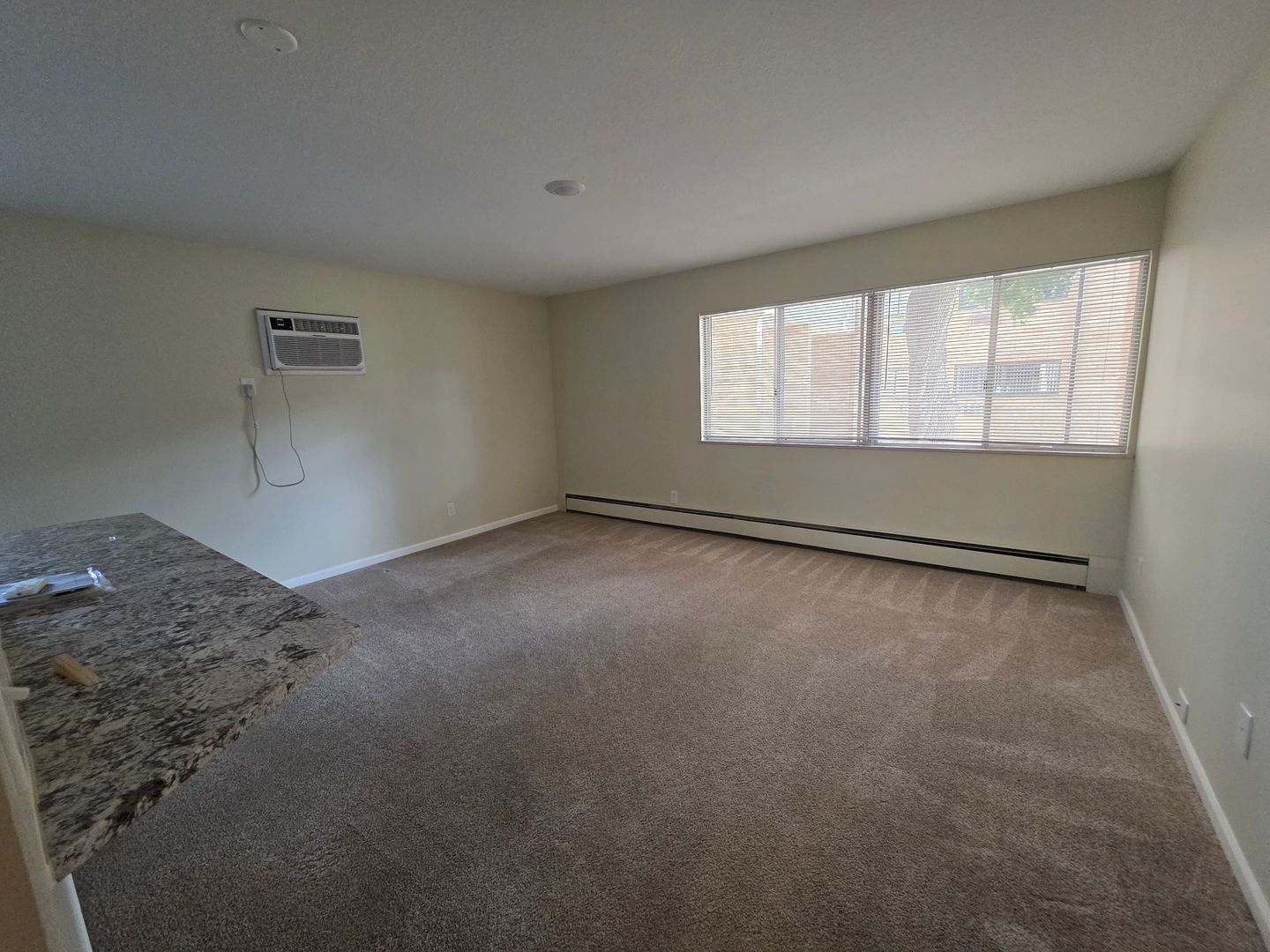 Minneapolis Apartment: 982-986 15th Ave SE
