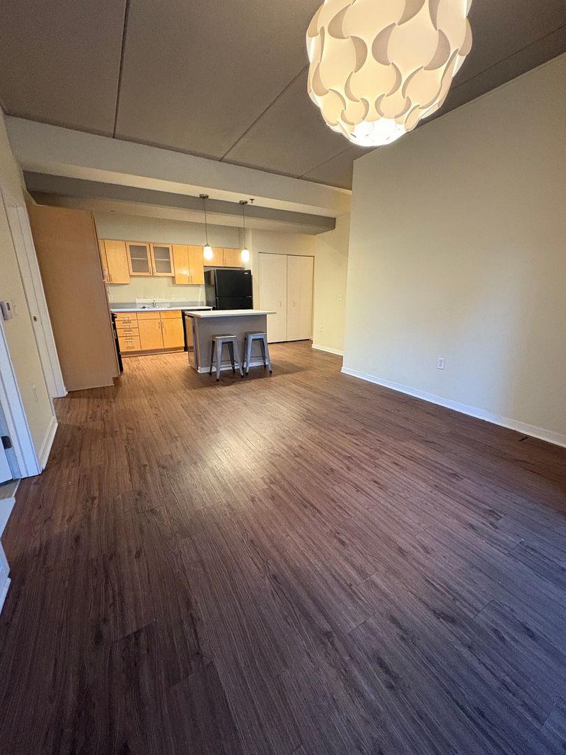 Minneapolis Apartment: 1000 University Ave SE
