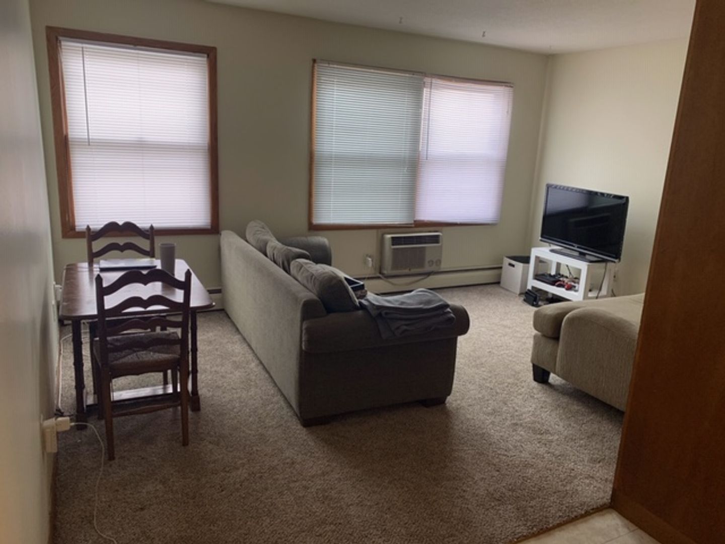 Minneapolis Apartment: 526 11th Avenue SE