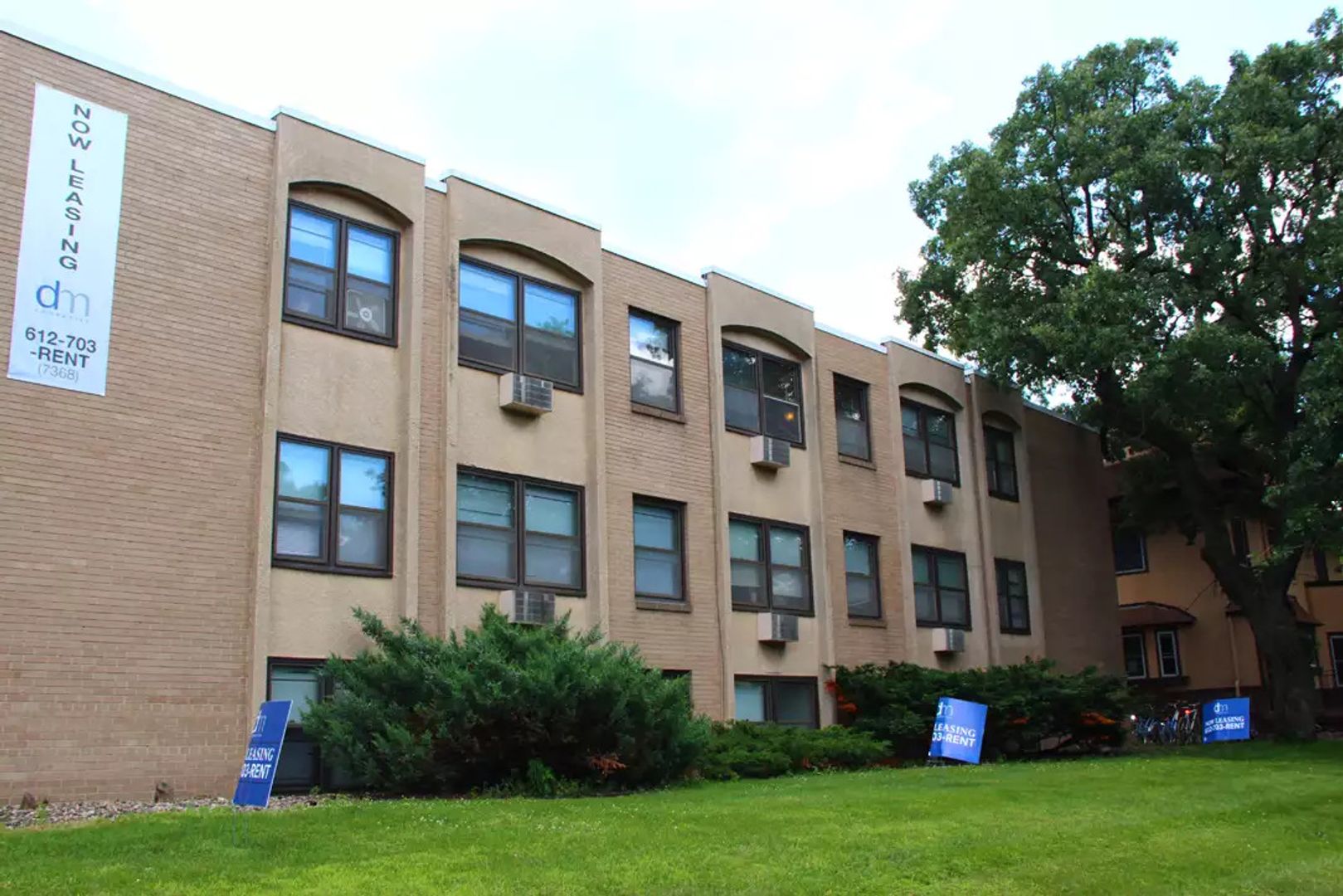 Minneapolis Apartment: 526 11th Avenue SE