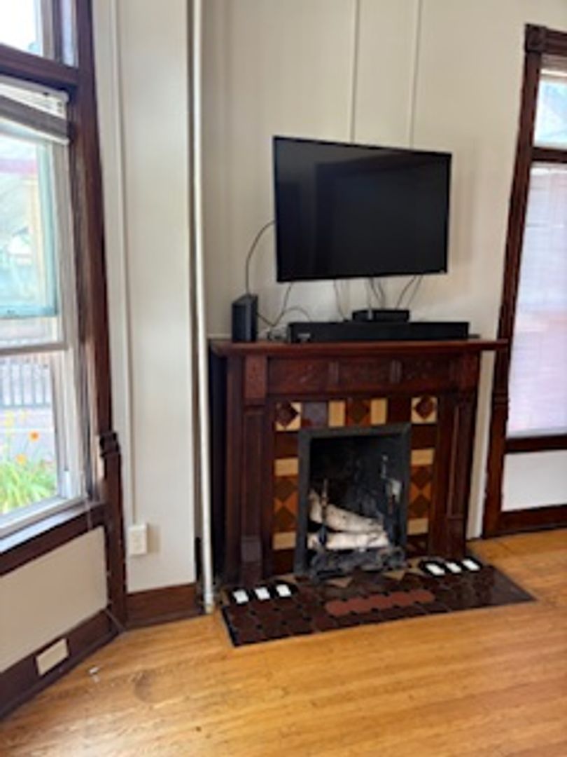 Minneapolis Townhome: 1022 University Ave