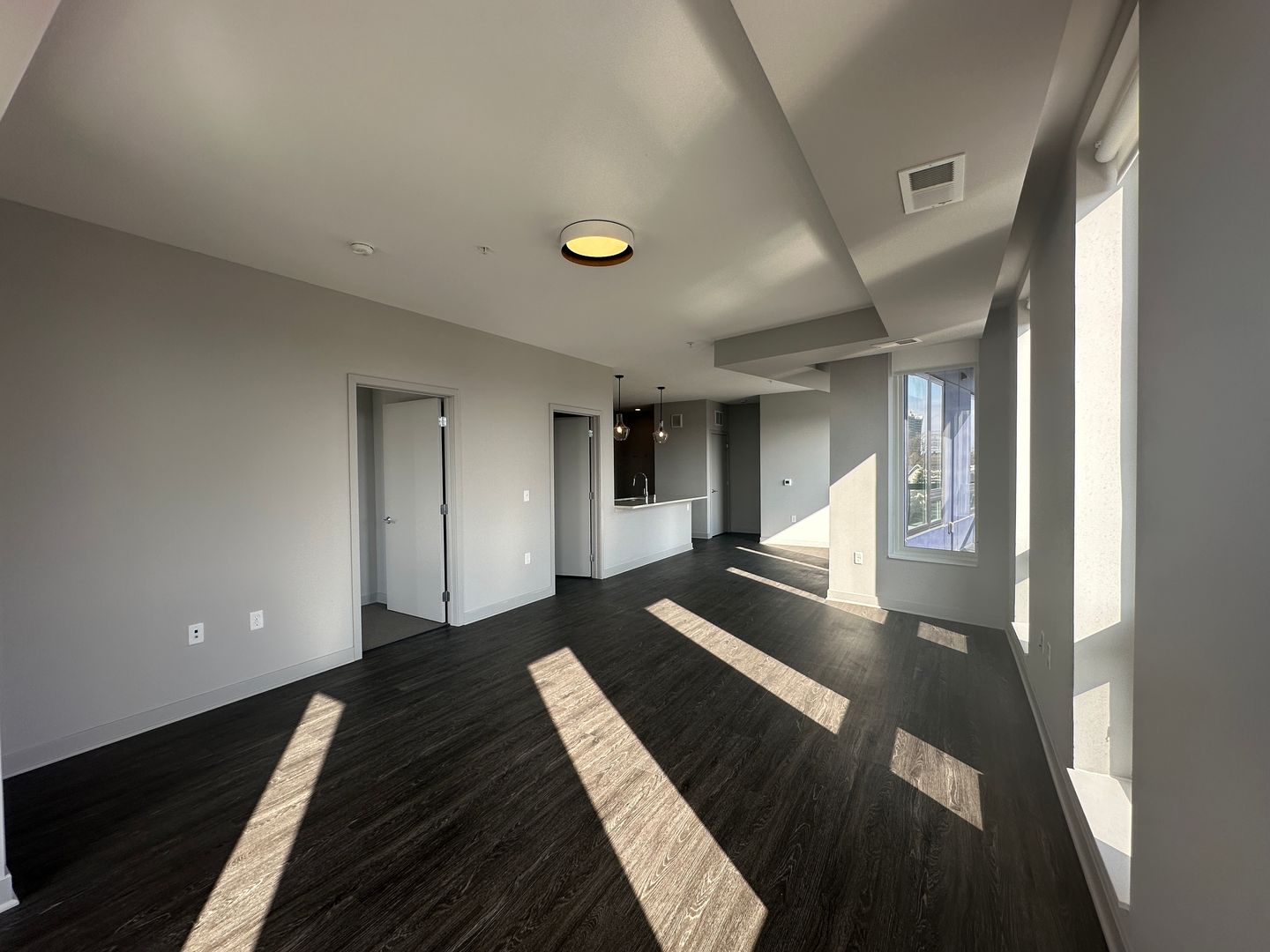 Luna Apartments 7 of 21