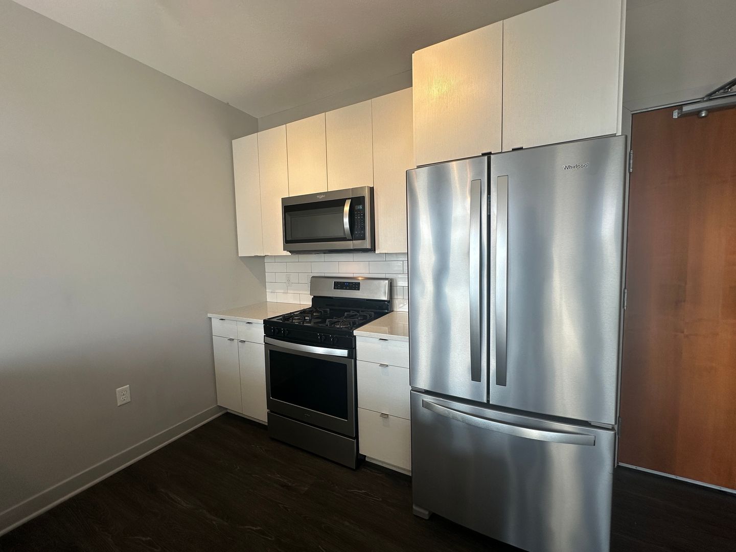 Luna Apartments 3 of 21