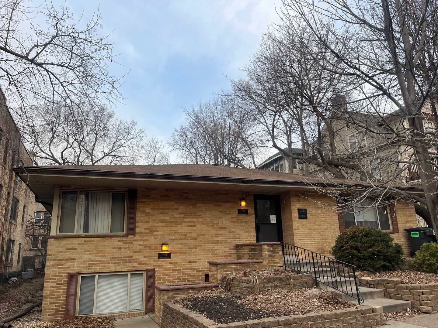 Minneapolis Apartment: 1924 Emerson Ave S