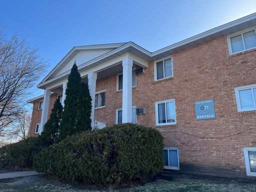 Huge 2 Bedroom Close to Downtown Shakopee