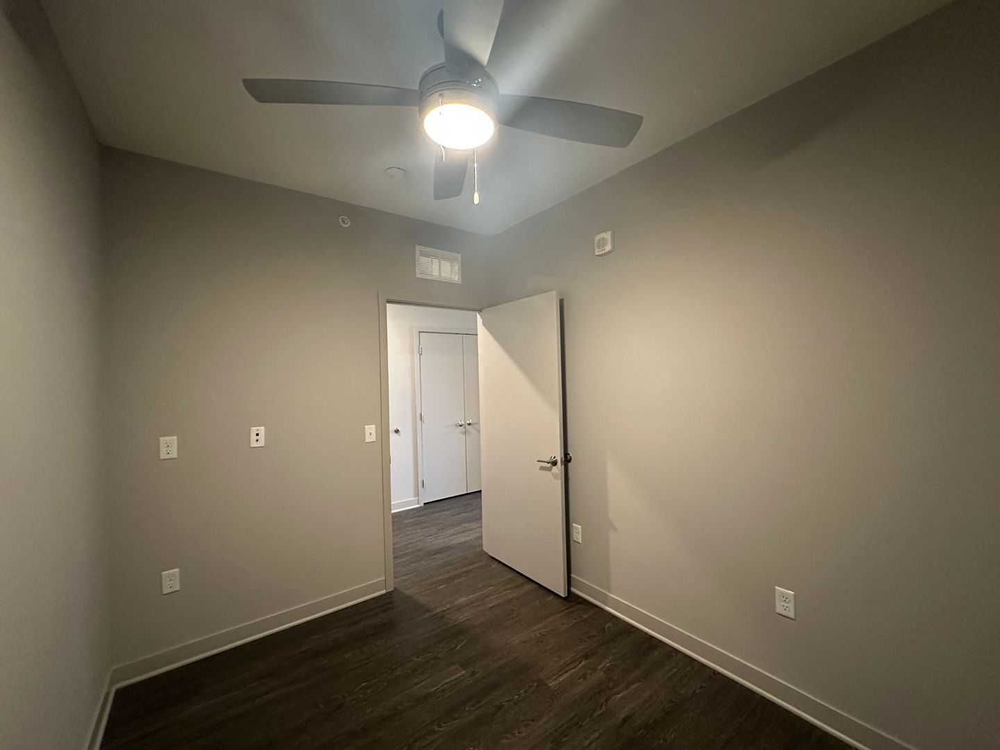 Luna Apartments 4 of 15