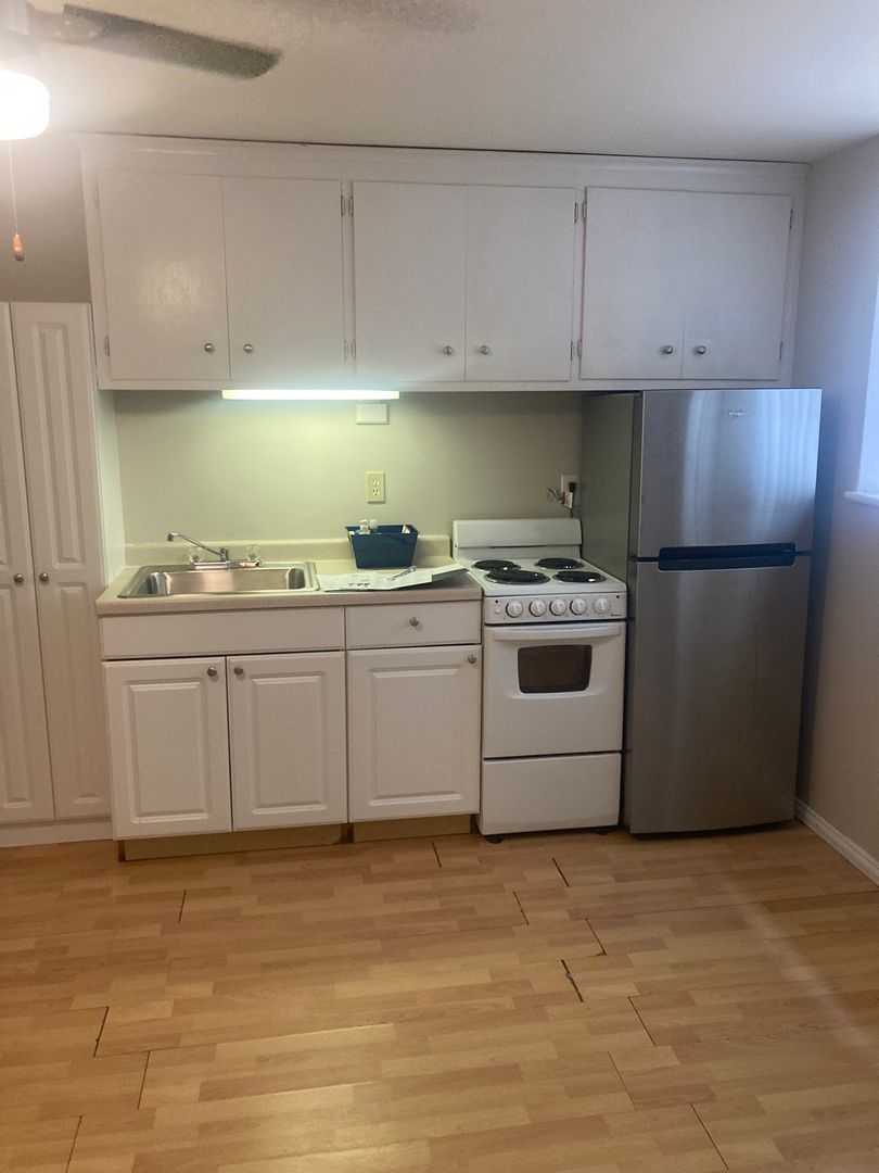 Minneapolis Apartment: 1924 Emerson Ave S