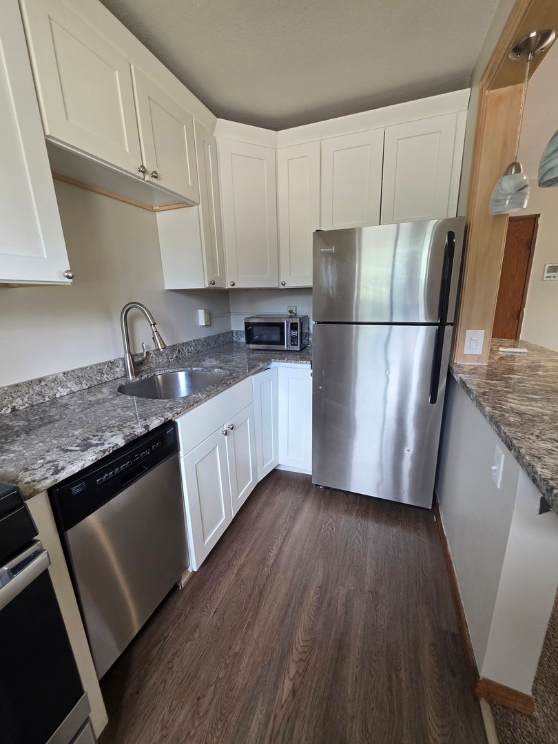 Minneapolis Apartment: 982-986 15th Ave SE