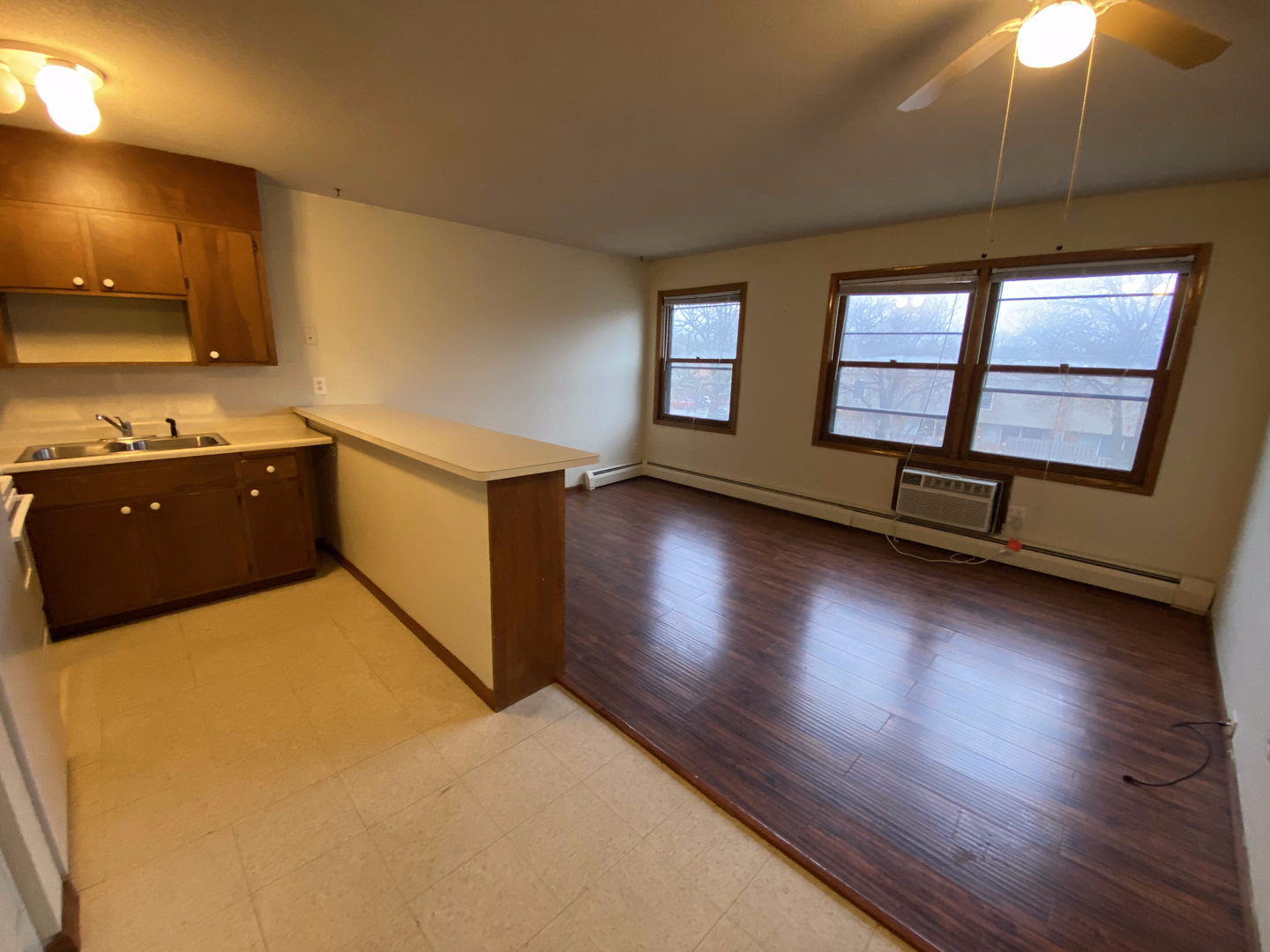 Minneapolis Apartment: 526 11th Avenue SE