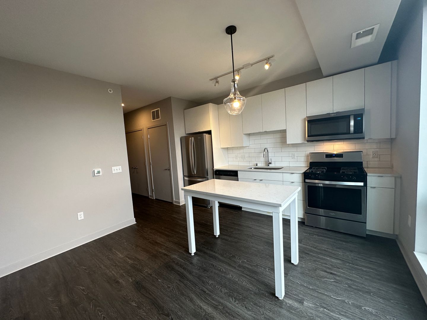 Luna Apartments 10 of 15