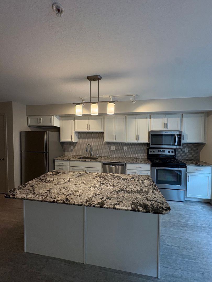 Minneapolis Apartment: 1501 Como Ave SE