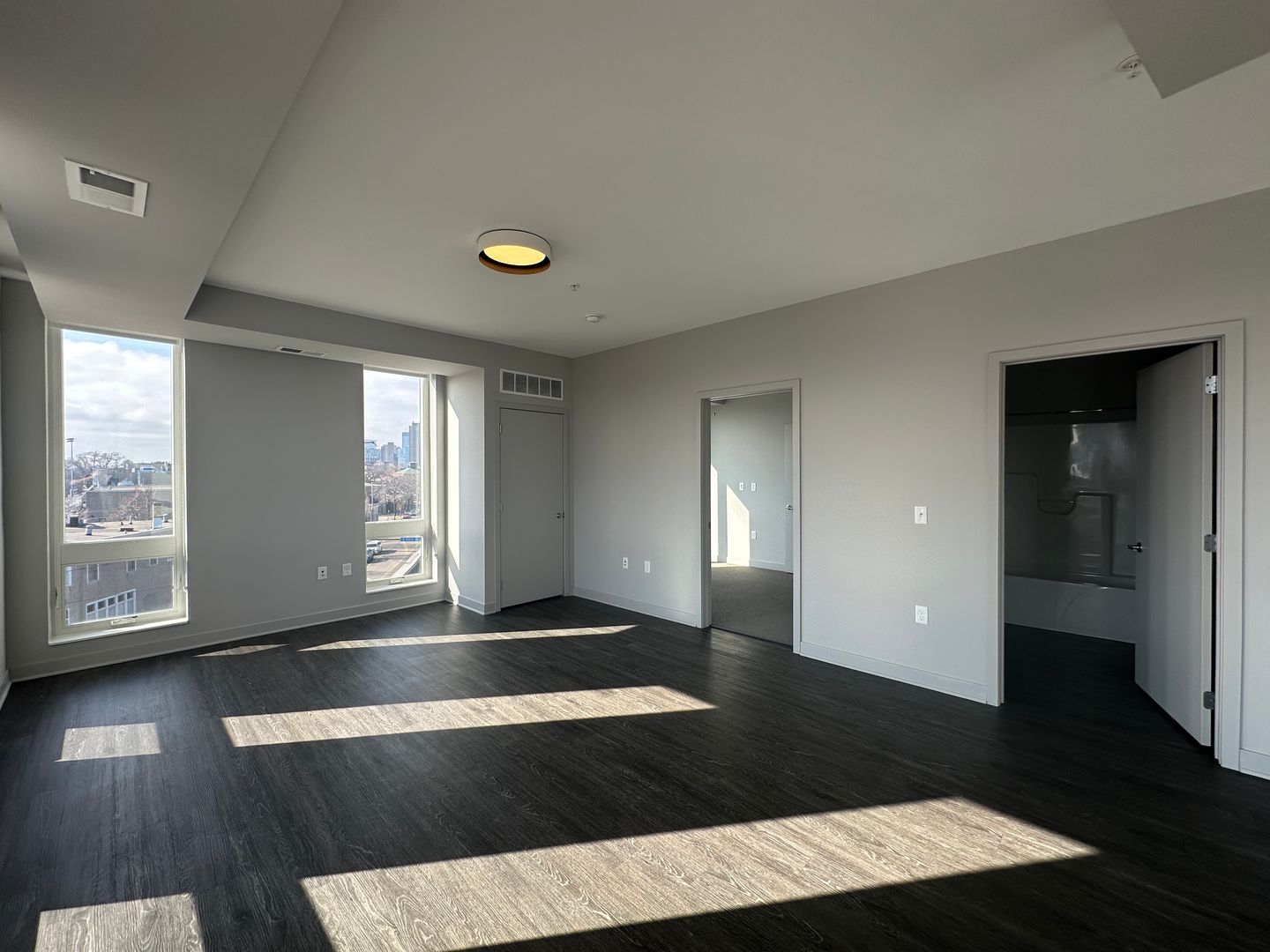 Luna Apartments 6 of 21