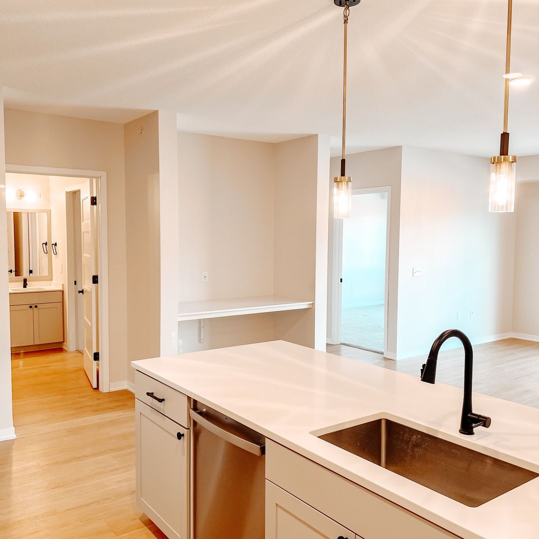 Stillwater Apartment: 200 Chestnut St E