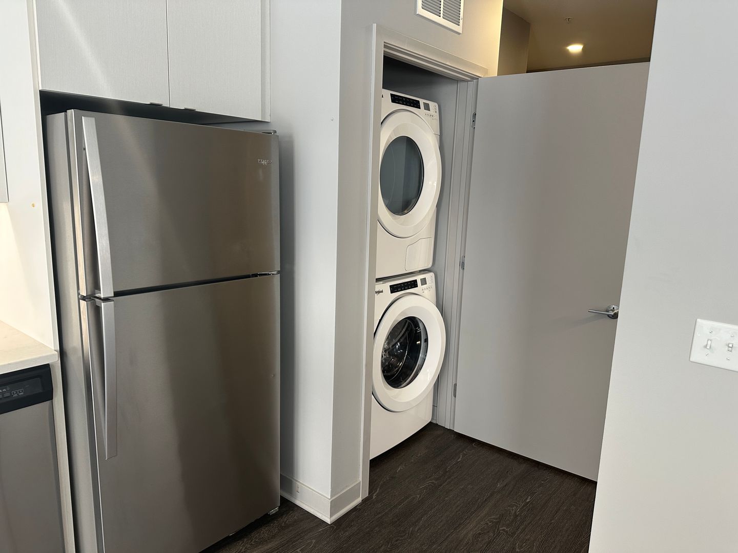 Luna Apartments 4 of 10