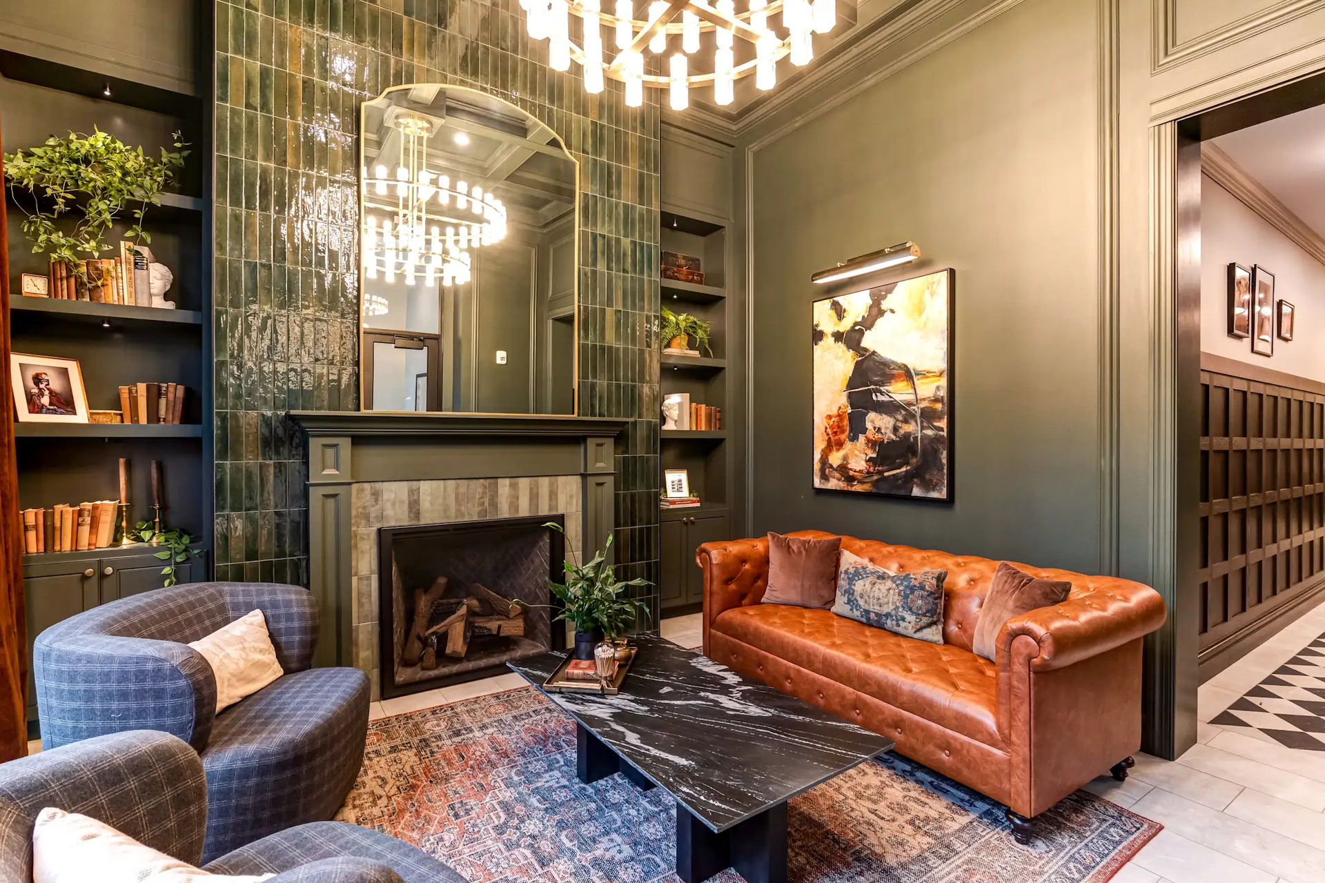 St. Paul Apartment: 695 Grand Ave