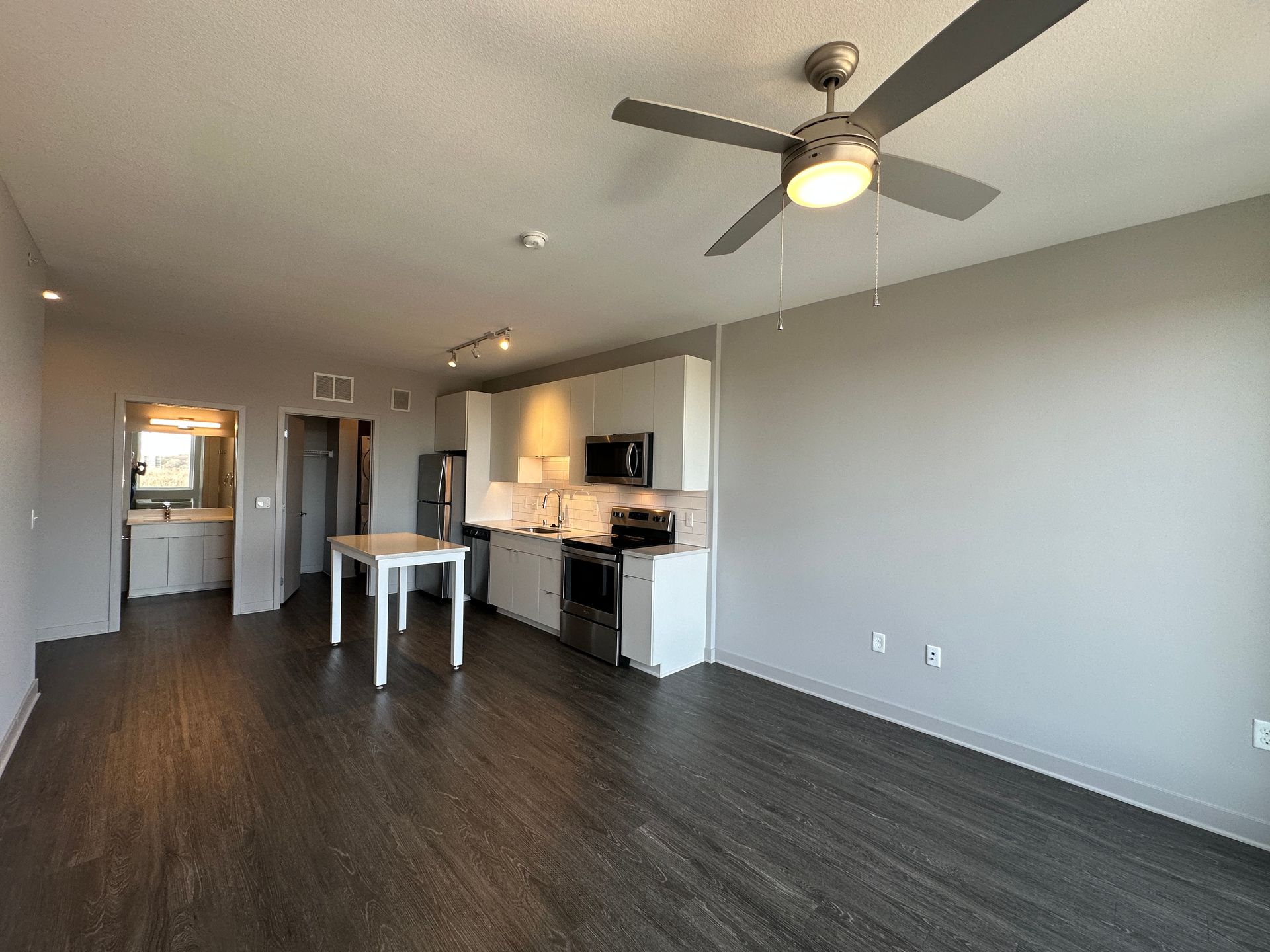 Luna Apartments 9 of 14
