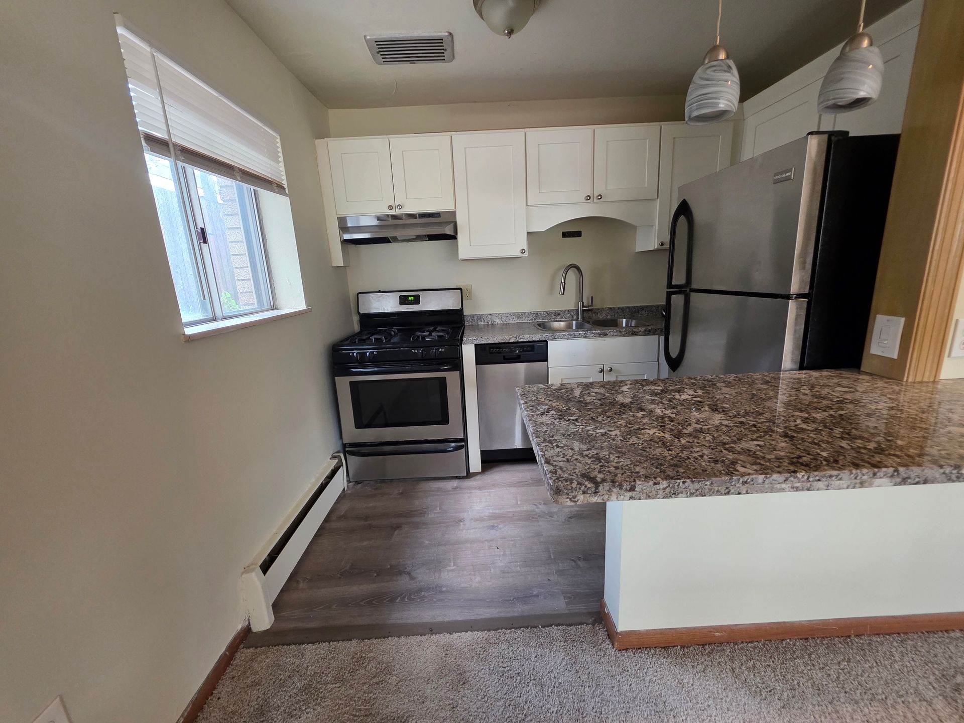 Minneapolis Apartment: 982-986 15th Ave SE