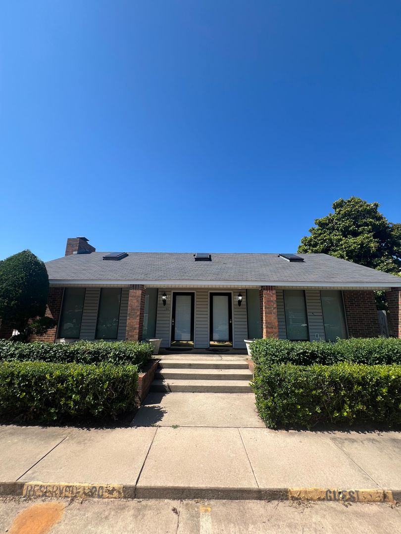 Norman House: 3000 Chautauqua Ave Unit 100