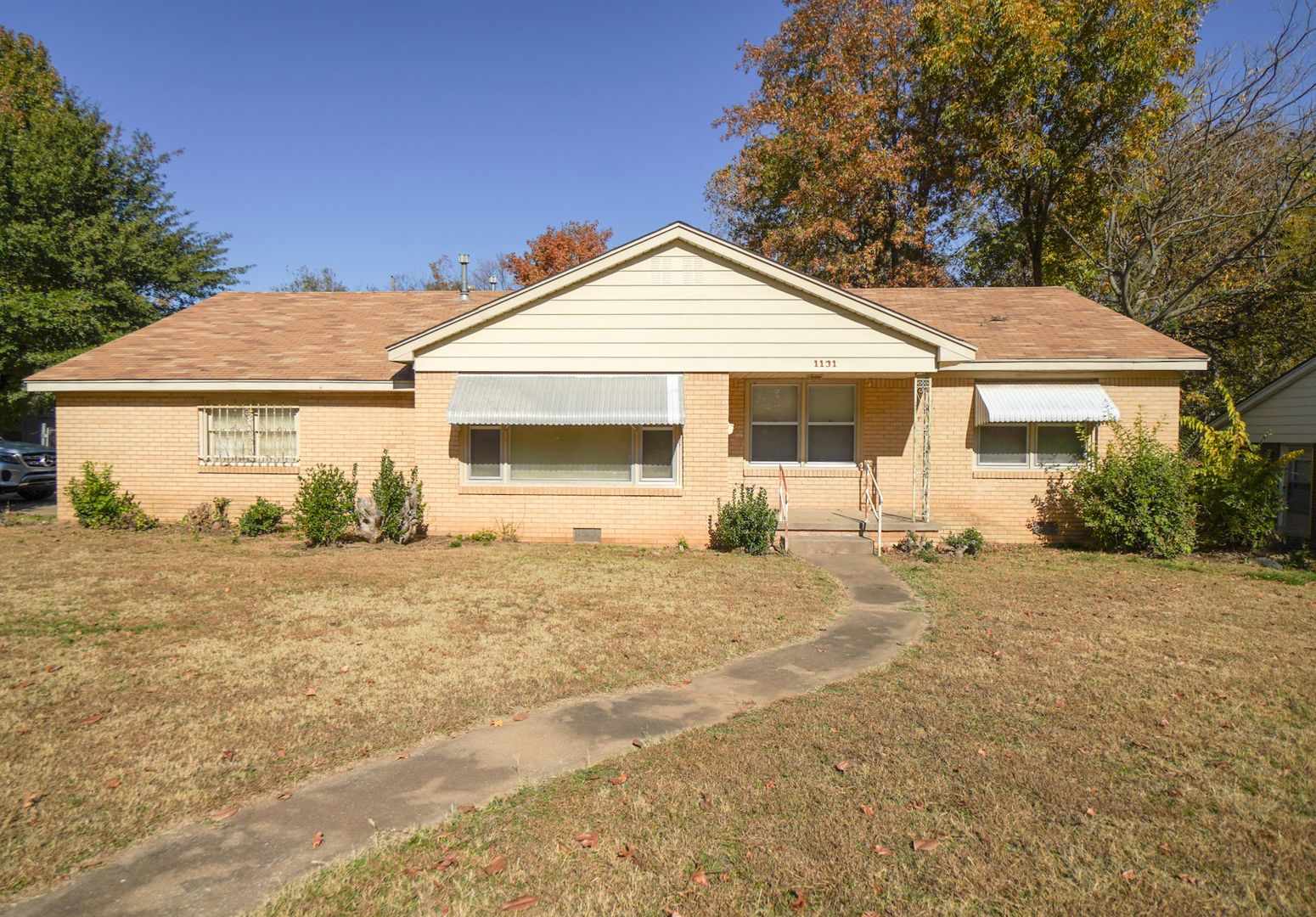 Norman House: 1131 W Brooks St