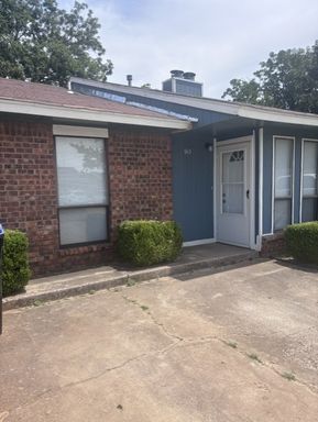 2 bed/2 bath duplex in Noble