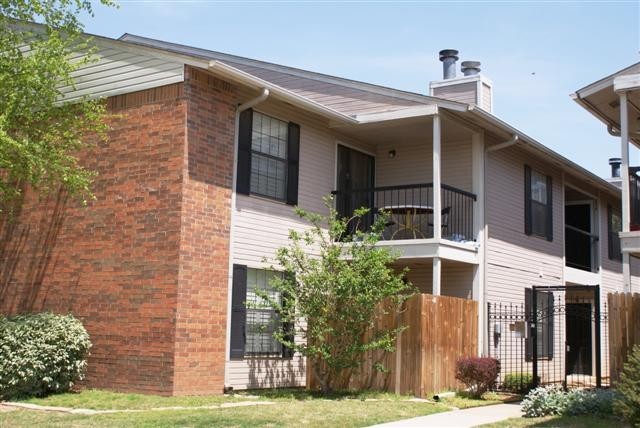 Norman Condo: 3000 S Chautauqua Ave #246