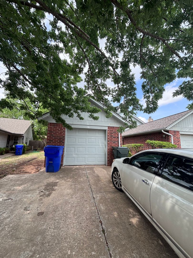 Norman House: 4307 Monticello